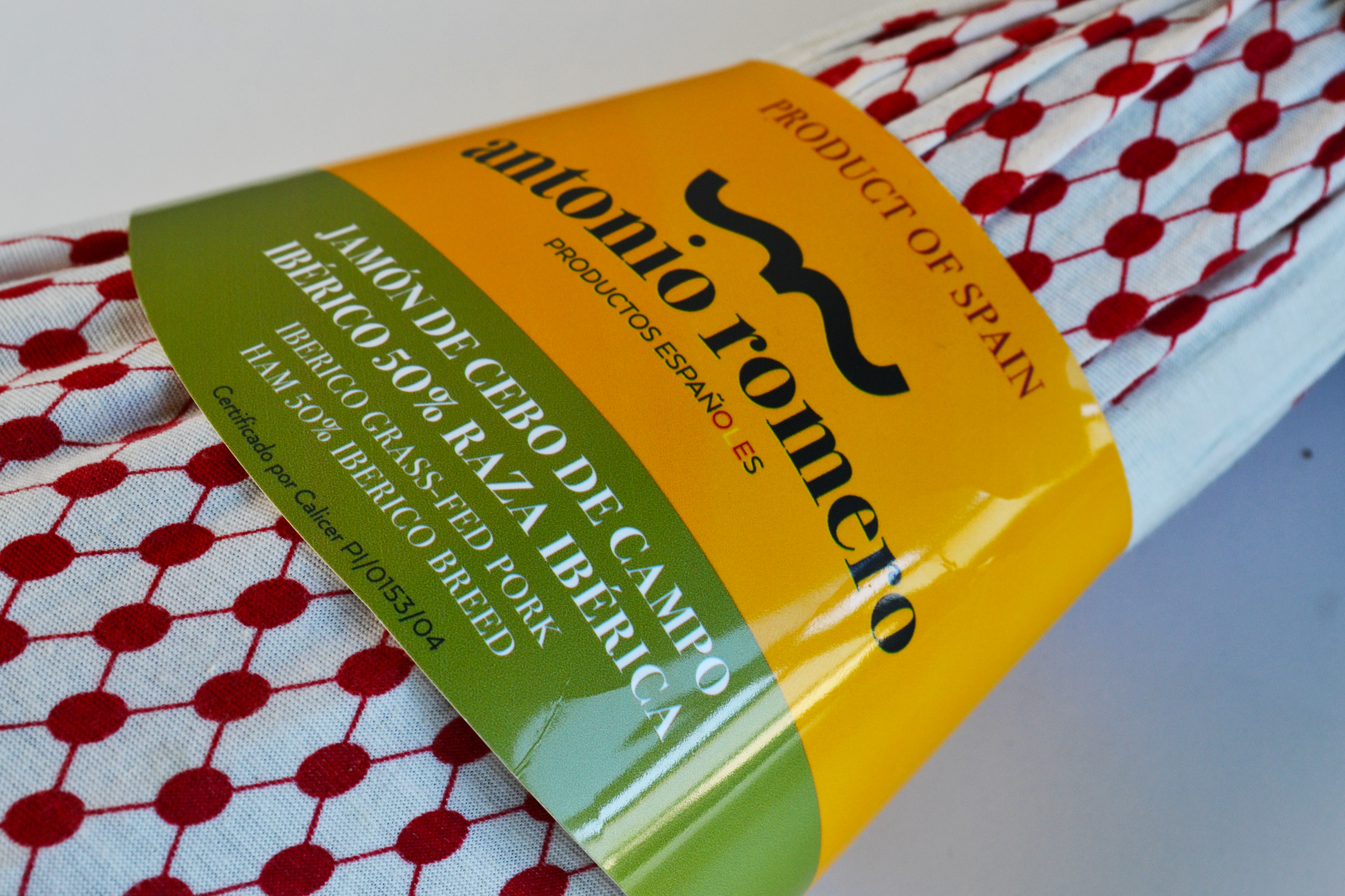 "Jamón Cebo de Campo Ibérico 50% Raza Ibérica" Ibérico Grass-fed Pork Ham 50% Ibérico Breed Bone-in