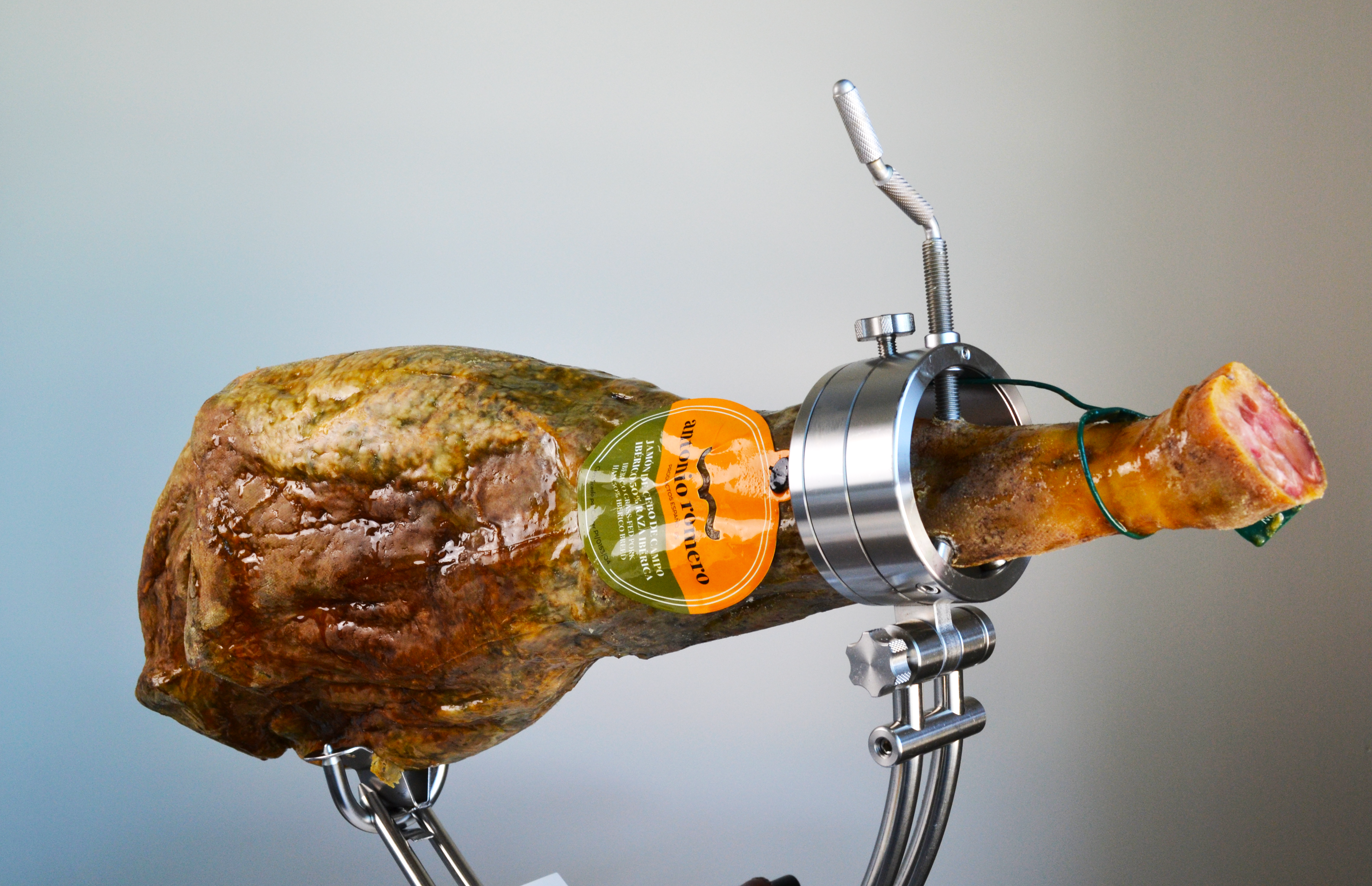 "Jamón Cebo de Campo Ibérico 50% Raza Ibérica" Ibérico Grass-fed Pork Ham 50% Ibérico Breed Bone-in